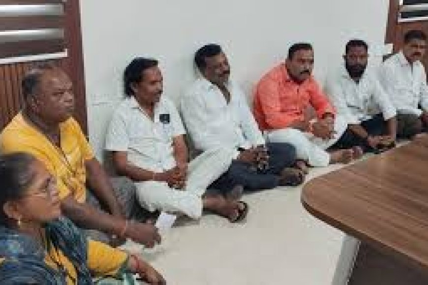 Former corporator stages sit-in at Prajavani