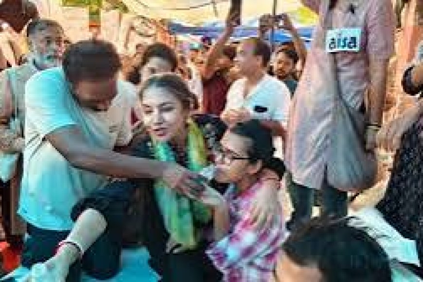 Shabana Azmi joins CJP march, backs peaceful demonstration
