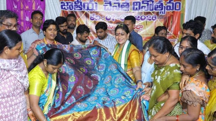 Anakapalle weavers keep handloom tradition alive