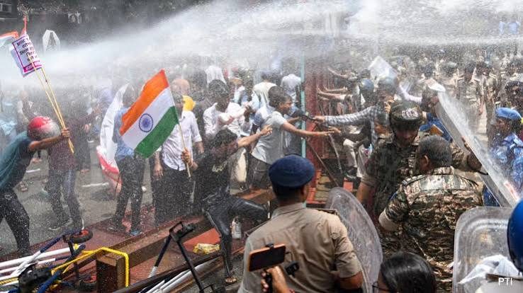 Bihar Police, Students Clash Over BPSC Exam Demands