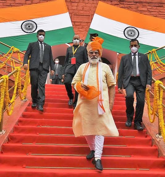 Urdu mein Tiranga: Congress mocks Modi’s Independence Day outfit,