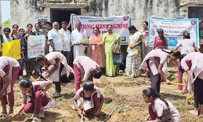 Agriculture students create awareness on cleanliness