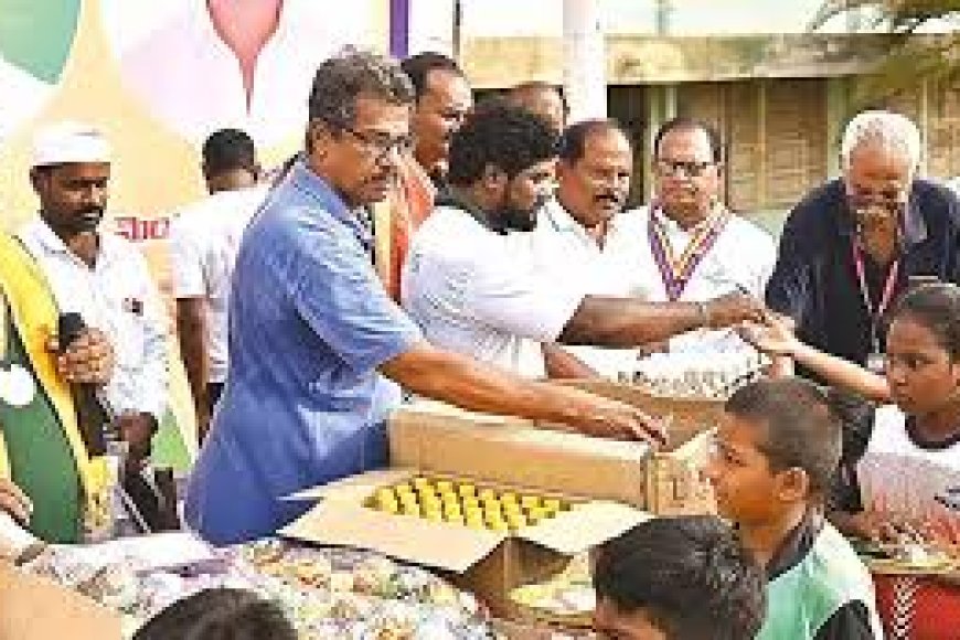 Civic chief distributes nutritious food to athletes 