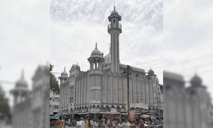 Ya Allah madat kar: Devotees as they self-demolish Ujjain mosque