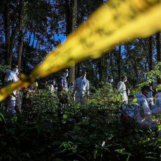 Mass burials underway in Nepal as morgues run out of space