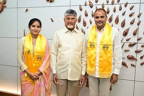 Major setback for YSRCP as Chinna Srinu quits party, joins TDP with daughter