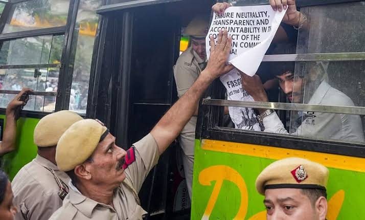 AISA’s Neha, others detained at Jantar Mantar amid CEC protest
