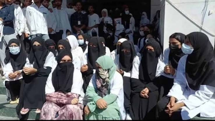 This is hospital: Cop asks students to keep burqa protest objective