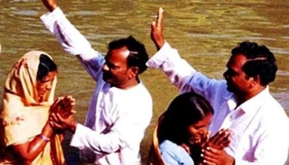 Family of five, another person embrace Hinduism in Uttar Pradesh, MFI asks why mutation as Manuwadie ?